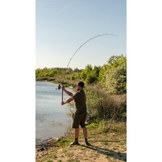 Sonik Xtractor+ Dark Camo Rod
