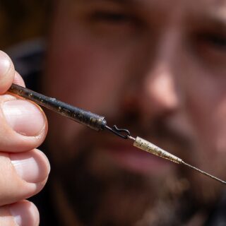 Avid Carp Outline FleckTone Short Bag Stem - QC