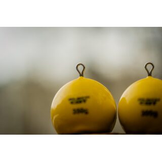 Black Cat Cat Ball gelb