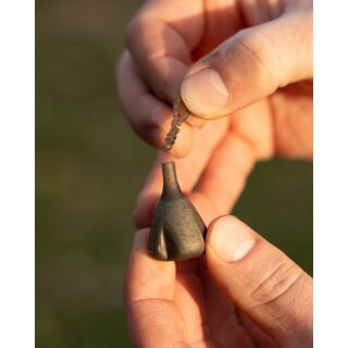 Avid Carp Conceal Back Leads 0.5oz / 14g